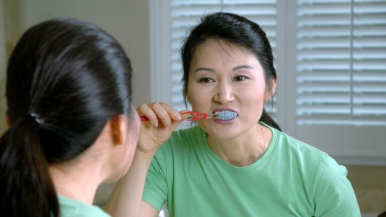 How Gum Disease Worsens Chronic Obstructive Pulmonary Disease
