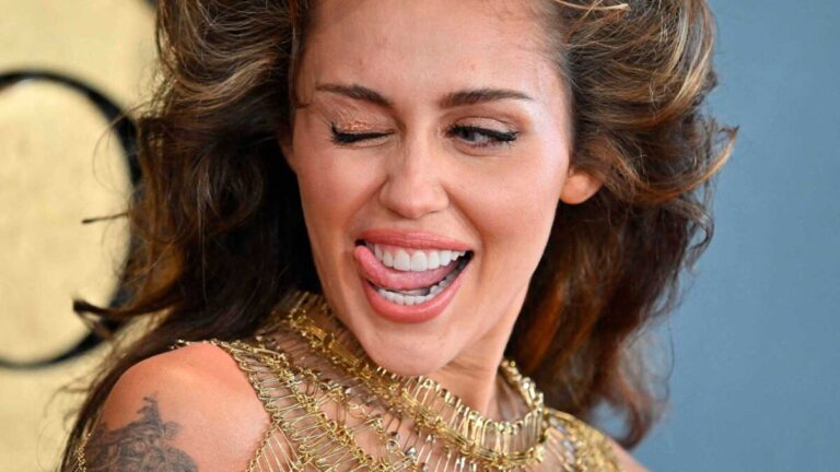 Porcelain Veneers: The Most Popular At The 2024 Grammys