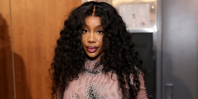 Sza Says She Had Her Breast Implants Removed Because They