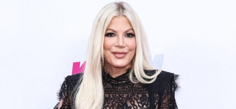 Tori Spelling Got Her First Breast Implants At 19, Predicts